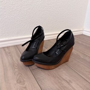 Jeffrey Campbell Black Wedge Wood and Leather Cutout Shoes 6M